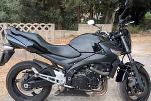 Suzuki GSR 600