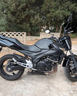 Suzuki GSR 600