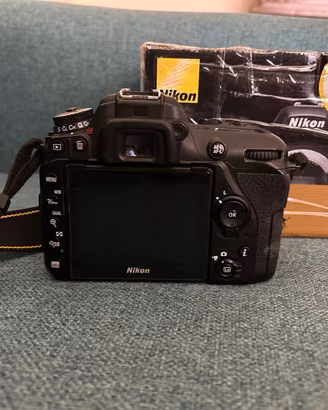 Reflex Nikon D7500 Completa di Scatola, dotazioni 