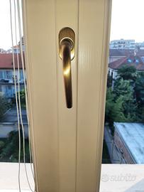 FINESTRA IN LEGNO SMALTATO