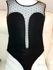 Body nero smanicato con tulle e scollo profondo S