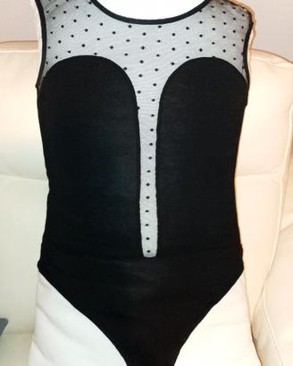 Body nero smanicato con tulle e scollo profondo S