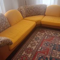 Divano angolare Mimo – Buone condizioni