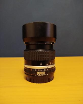 Nikon Nikkor Micro 85mm f/2 + Paraluce nikon HS 1C