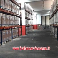 scaffale con certificazioni