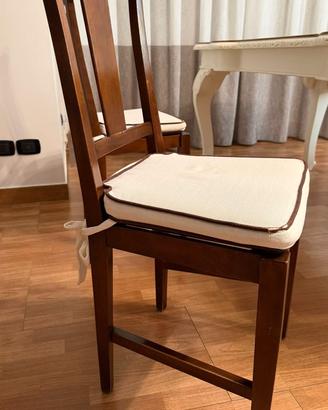 Sedie di legno