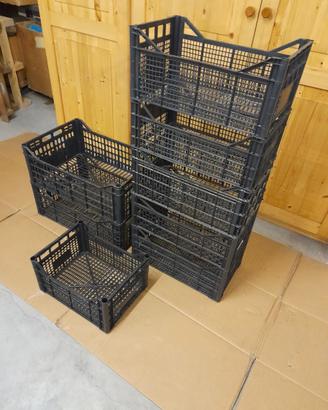 8 cassette di plastica.