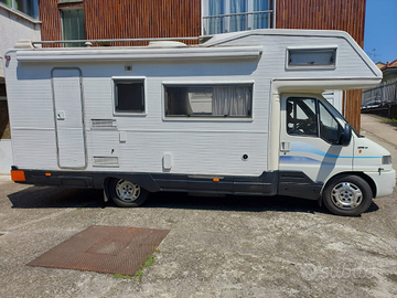 Camper mansardato