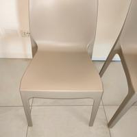 Sedie color tortora. Pari al nuovo 