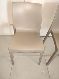 Sedie color tortora. Pari al nuovo 