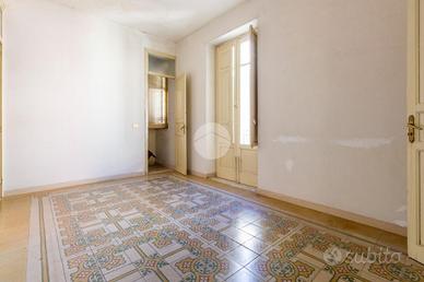 5 LOCALI A VILLABATE