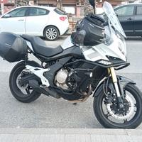 CF Moto MT 650 