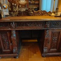 scrivania neorinascimentale 