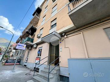 2 LOCALI A CARINI