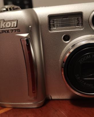 Nikon Coolpix 775