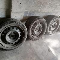 Pneumatici 205/55/R16 + cerchii in ferro