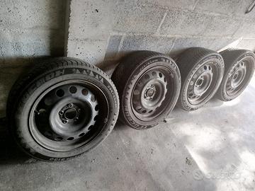 Pneumatici 205/55/R16 + cerchii in ferro