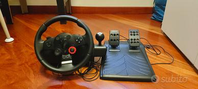 Volante logitech per Ps3 + pedaliera
