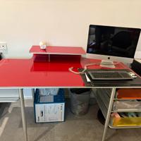 scrivania rossa Ycami