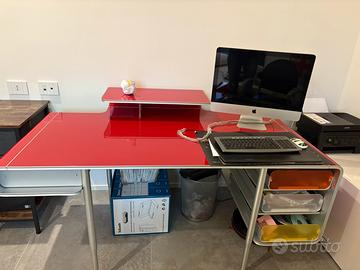 scrivania rossa Ycami