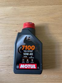 Olio motul 7100 10W40  MA2