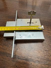 Serratura di metallo