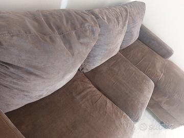 Divano angolare con penisola