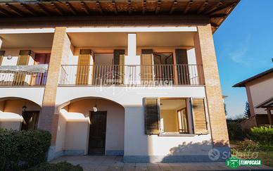 VILLETTA A SCHIERA CON GIARDINO E BOX DOPPIO