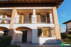 VILLETTA A SCHIERA CON GIARDINO E BOX DOPPIO