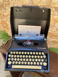 Macchina da scrivere Adler
