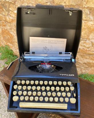 Macchina da scrivere Adler
