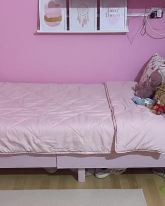 letto rosa e bianco