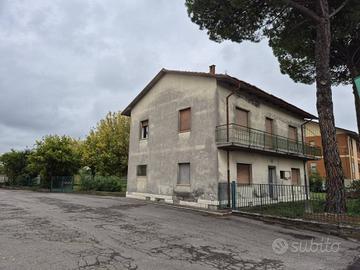 Casa indipendente di 230 m² con più di 5 locali e 