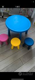 tavolino Ikea con 3 sgabelli 