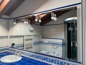 Grande specchio per bagno