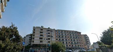 Stanza Singola Como con Balcone Libero da Subito