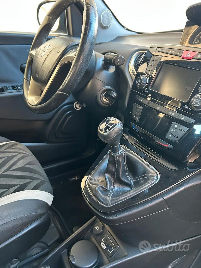 Lancia Ypsilon 2016 photo 5