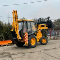 P55 Terna JCB 3CX con 2600 ore telescopico e morde