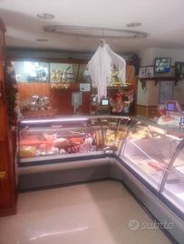 Locale commerciale a pochi passi dal mare