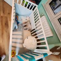 lettino bianco con materasso 