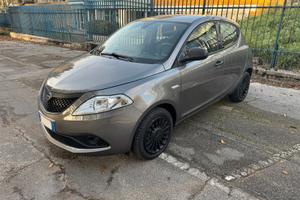Lancia Ypsilon 1.2 benzina km 39.000 garanzia