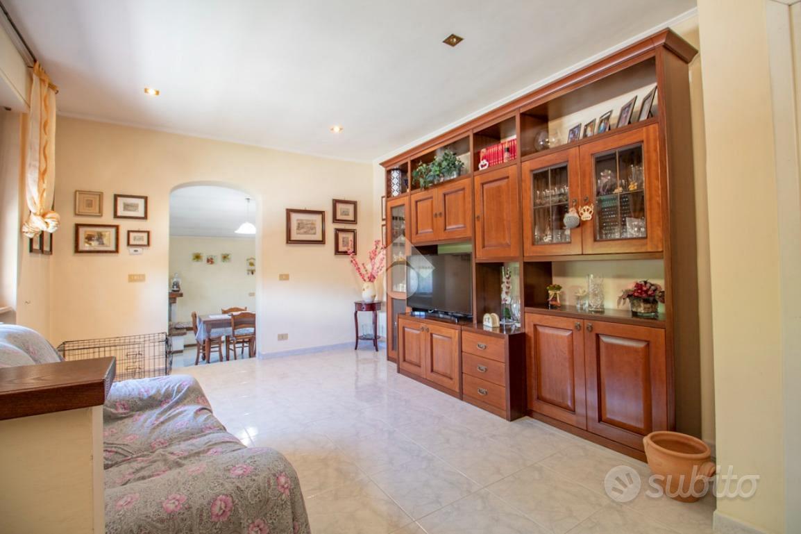 VILLA SINGOLA A RIETI - Vista 3