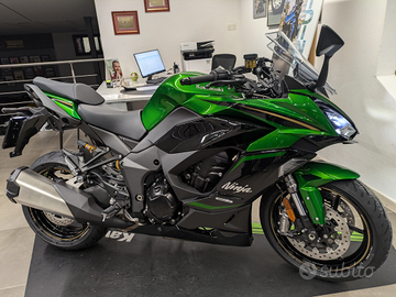 Kawasaki Ninja 1100Sx Se 2025 kit tourer omaggio