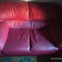 Divano in pelle rosso vinaccia 