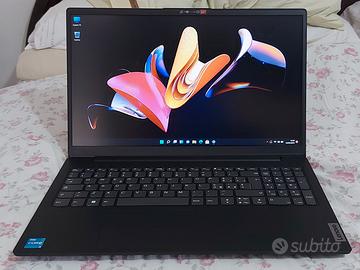 Notebook Lenovo i3 octa-core 1215u 8GB SSD-256.