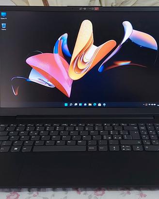 Notebook Lenovo i3 octa-core 1215u 8GB SSD-256.