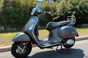 Vespa GTS 300 HPE SuperSport