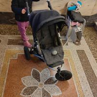 Passeggino leggero robusto e adatto a fuoristrada 