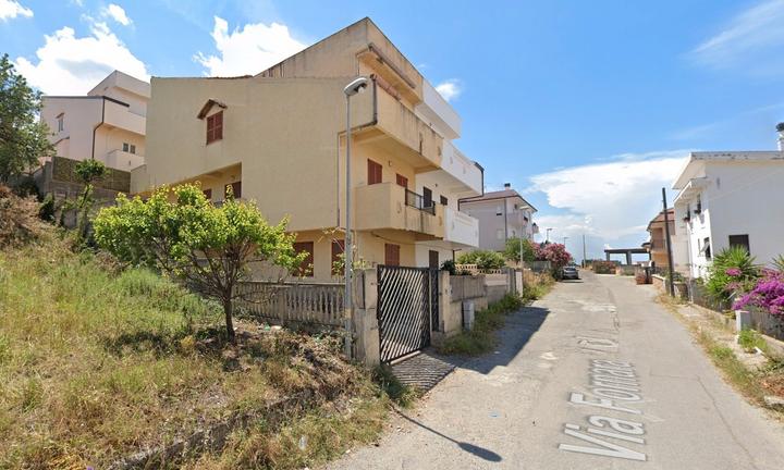 Villetta semindipendente a pochi passi dal mare