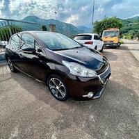 Peugeot 208 1.6 Hdi Allure 5 Porte Navi